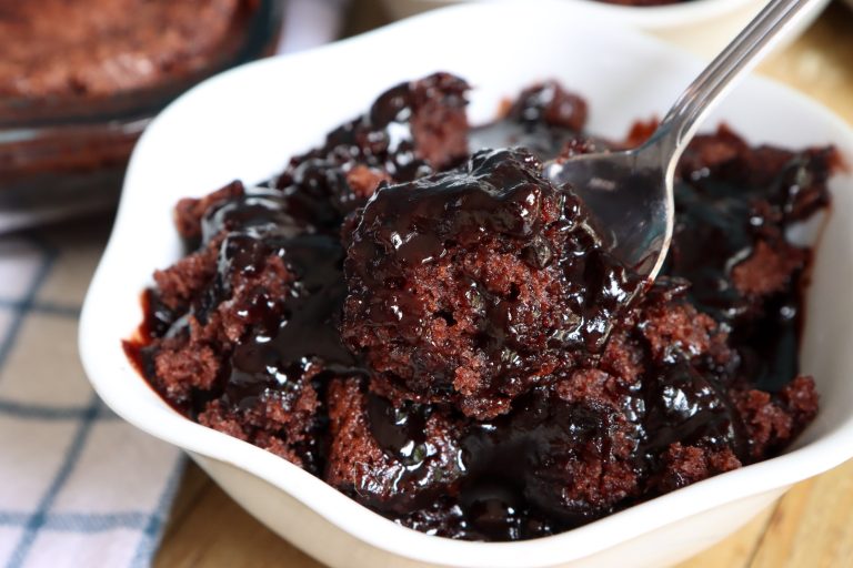 Chocolate Cobbler Recipe: Easy, Indulgent Dessert with Dietary Swaps and Nutritional Tips