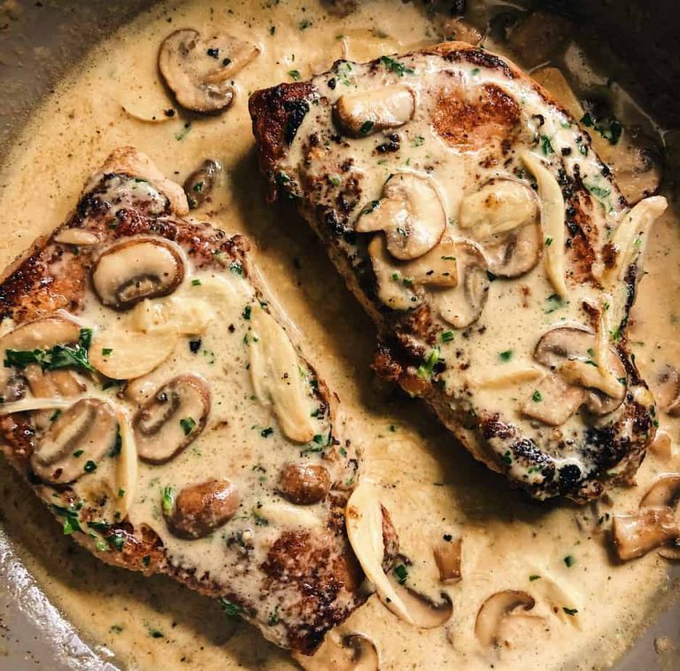 Pork Chops in Garlic Mushroom Sauce: Recipe, Pairings, and Tips for a Flawless Meal
