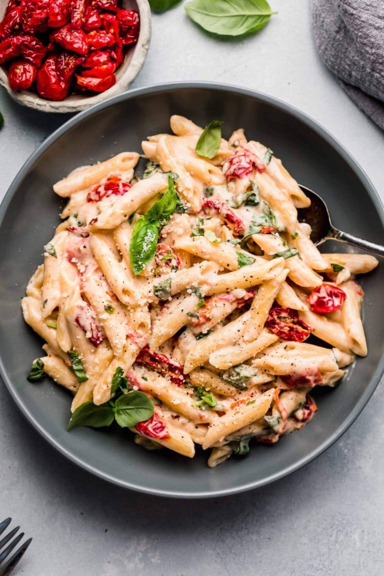 Penne Pasta With Spinach And Bacon: Recipe, Health Tips, and Pairing Ideas