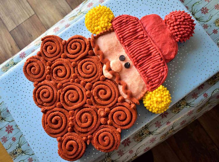 Yukon Cornelius Pull Apart Cupcake Cake: Serving Tips & Presentation Ideas for Themed Parties