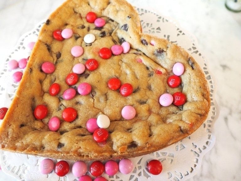 How to Make a Giant Heart-Shaped Pan Cookie for Special Occasions