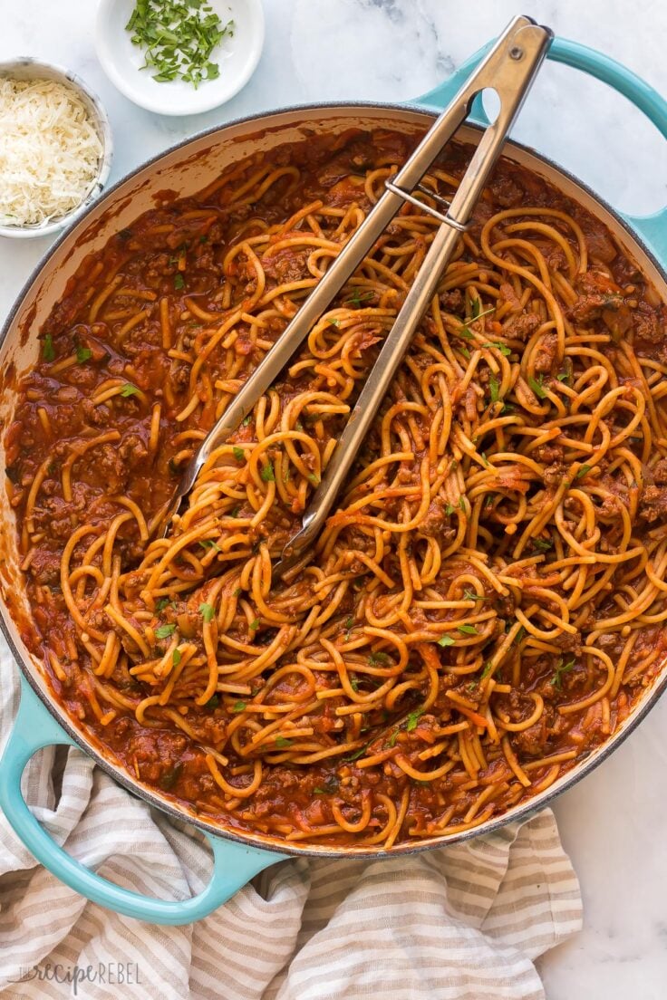 One Pot Spaghetti With Meat Sauce Recipe – Quick and Delicious Weeknight Dinner