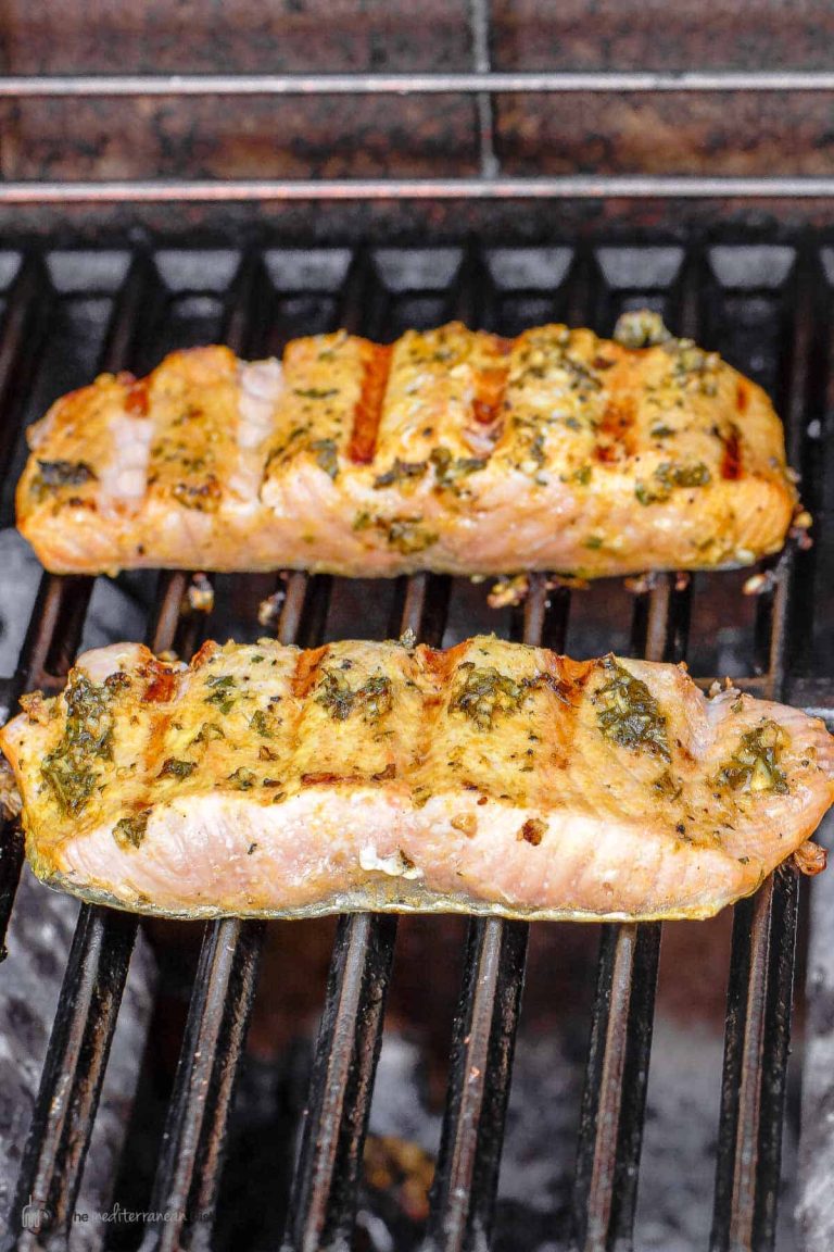 Grilled Salmon Recipes: Tips, Techniques, and Serving Ideas for Perfect Flavor