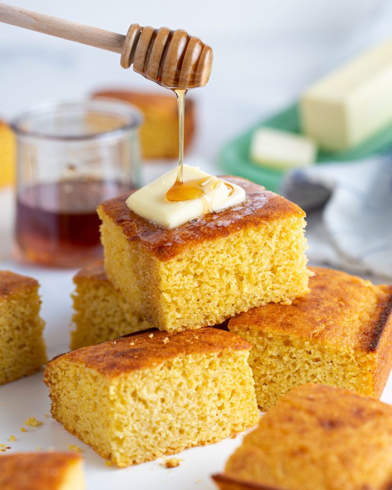 Southern Cornbread History, Recipe, and Delicious Variations