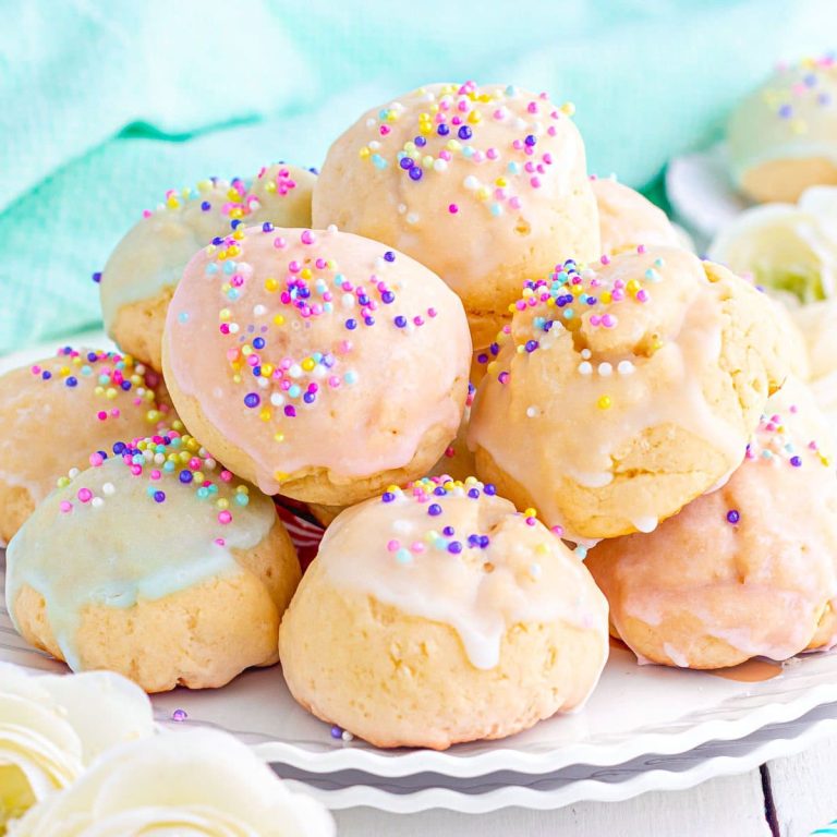 Italian Easter Cookies: Recipes, Traditions, and Pairings for Easter Celebrations