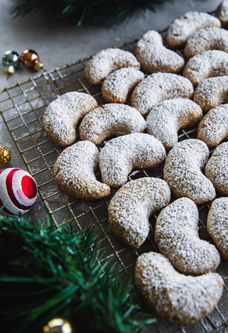 Almond Crescent Cookies: History, Recipe, and Expert Tips for Perfect Vanillekipferl