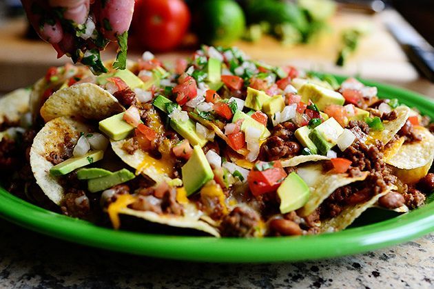 Super Nachos: Top Spots, Tasty Recipes, and Perfect Drink Pairings