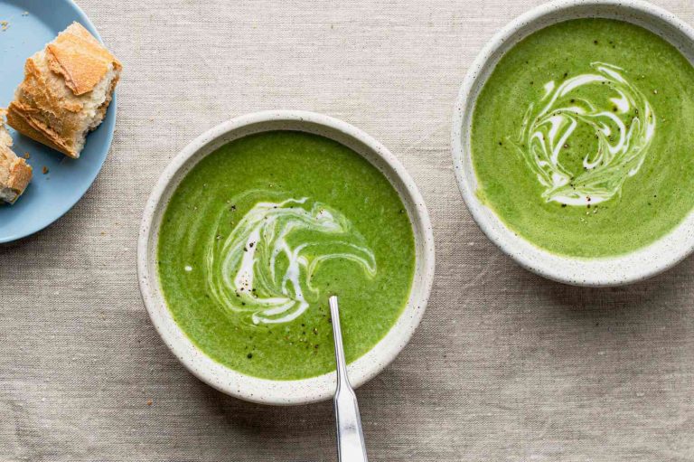 Spinach Soup: A Nutritious and Quick Recipe