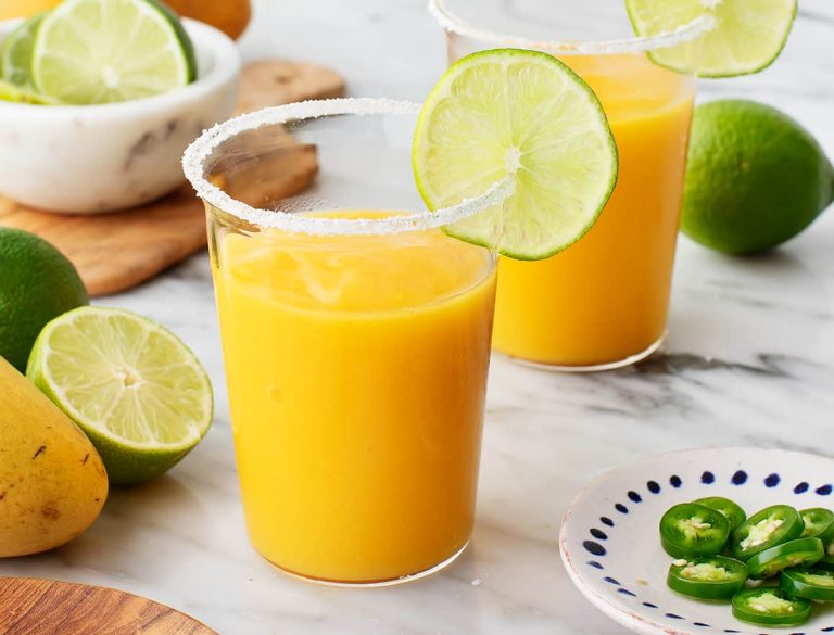 Mango Margaritas: Refreshing Recipes and Serving Tips