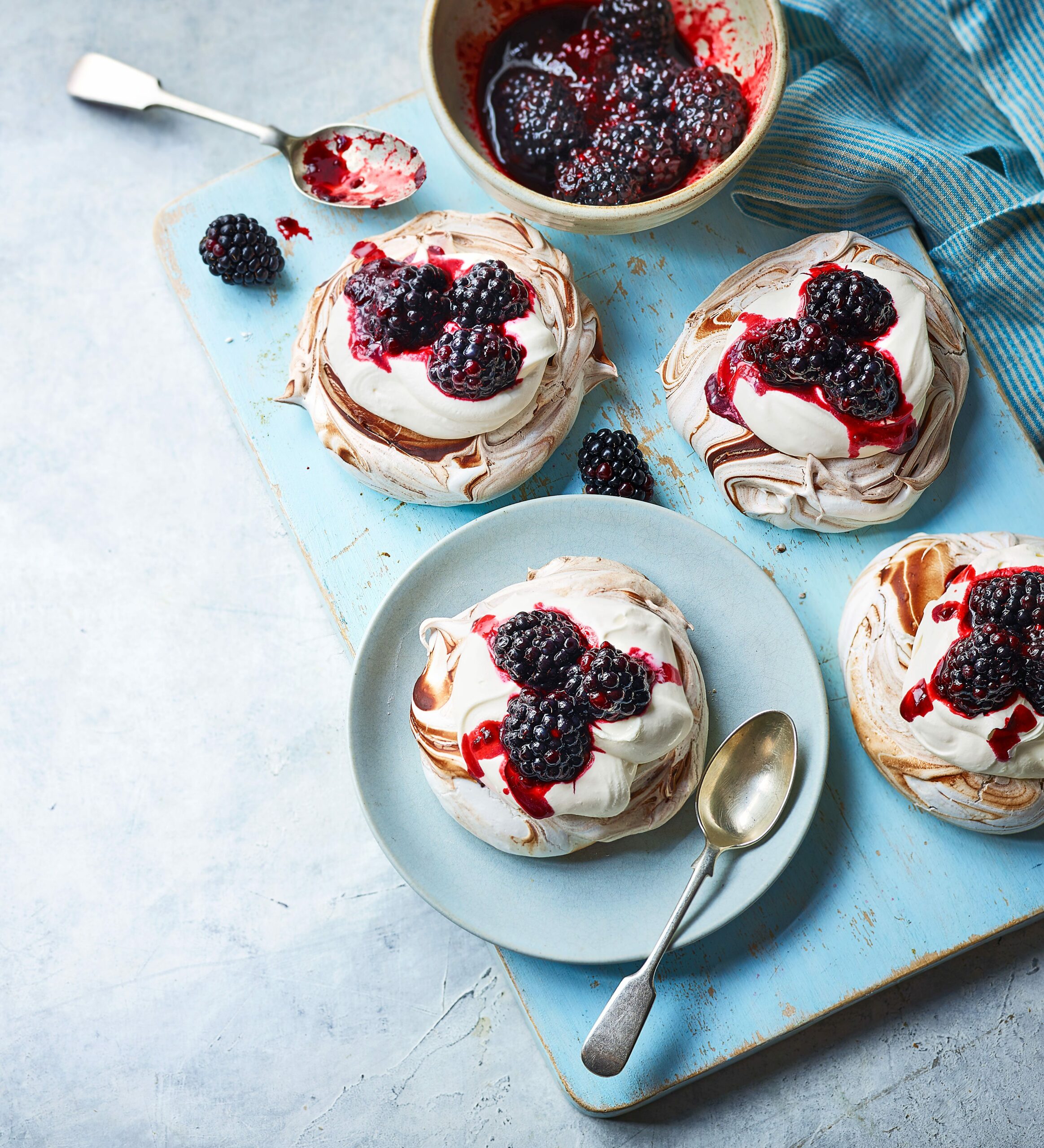 Mini Berry Pavlovas: Step-by-Step Recipe, Storage Tips, and Perfect Pairings