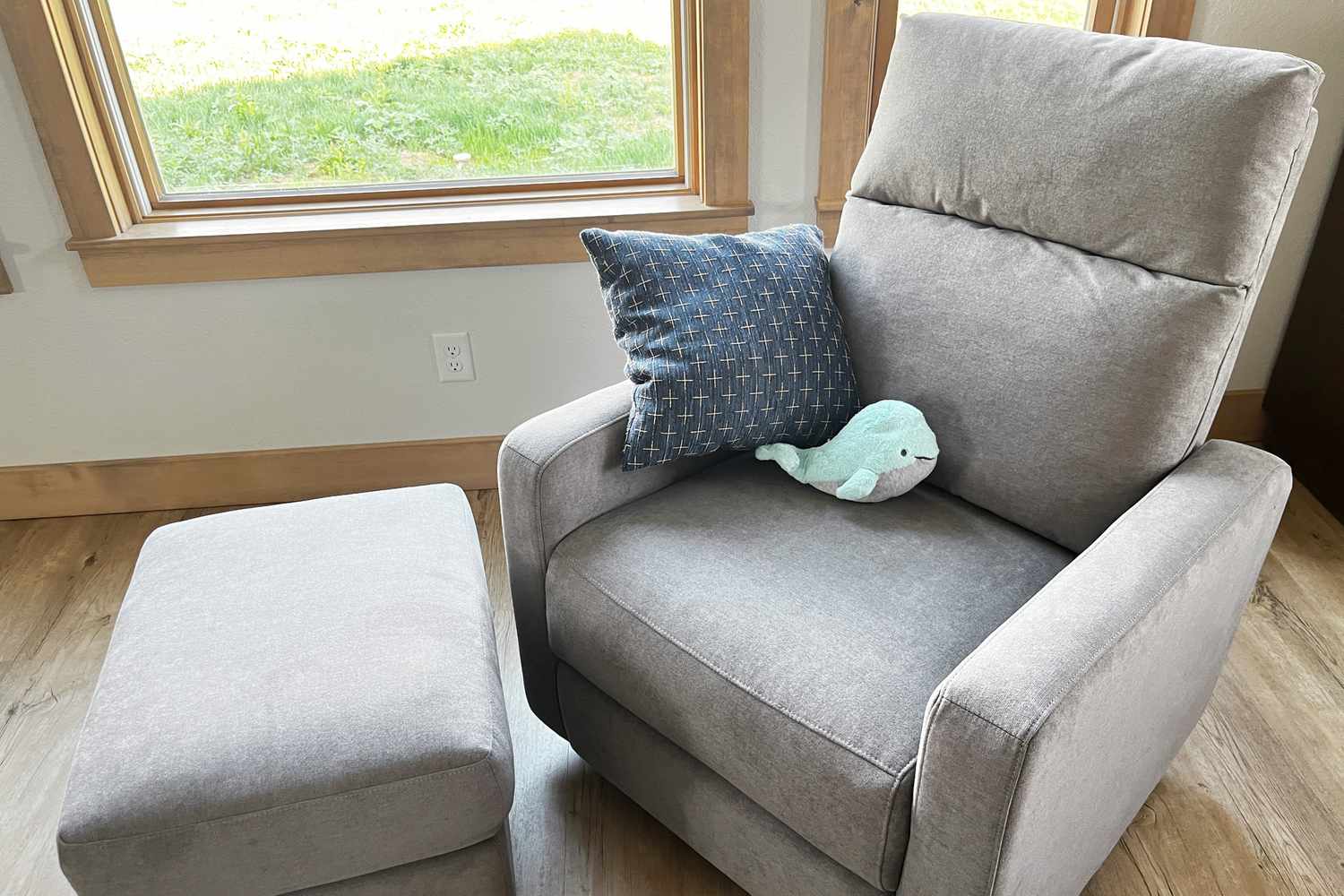 9 Best Nursery Gliders for Ultimate Comfort and Style in 2024