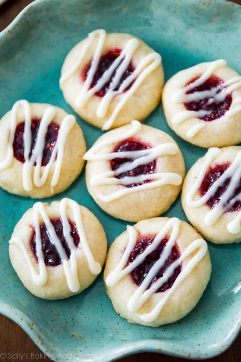Raspberry and Almond Shortbread Thumbprints: A Delicious Scandinavian Tradition