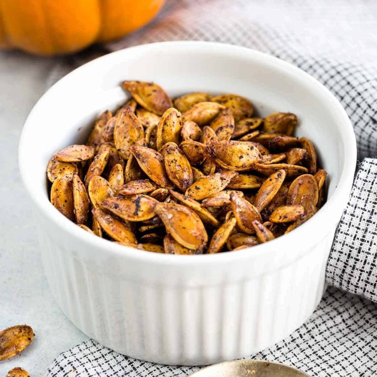 Roasted Pumpkin Seeds: Nutritious, Flavorful, and Easy Snack Ideas