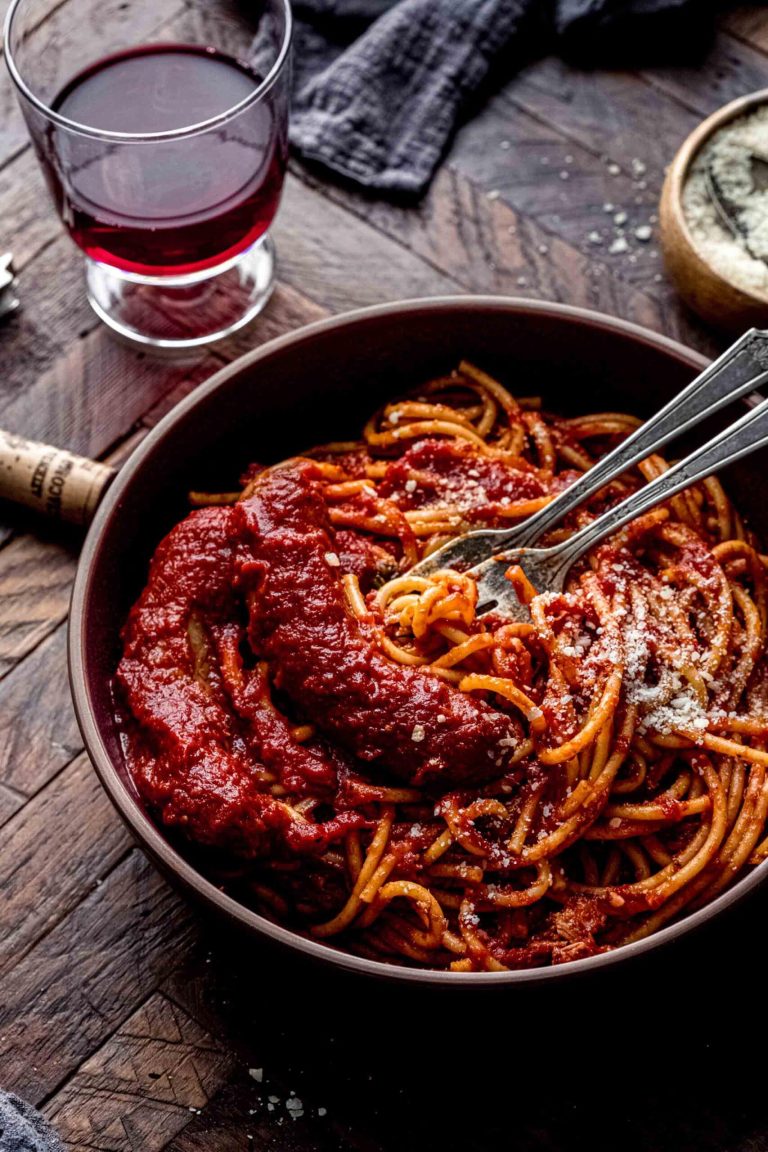 Sicilian Spaghetti Recipes with Authentic Ingredients and Wine Pairings