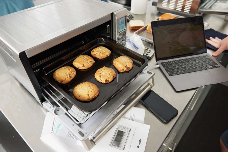 9 Best Countertop Ovens for Versatile Cooking in Small Spaces