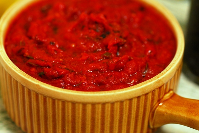 Zesty Tomato Sauce Recipes: Discover the History and Health Benefits